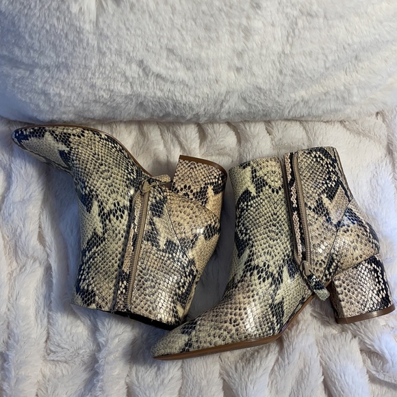 Cole Haan Eva Bootie Leather Embossed Snakeskin - Picture 6 of 17